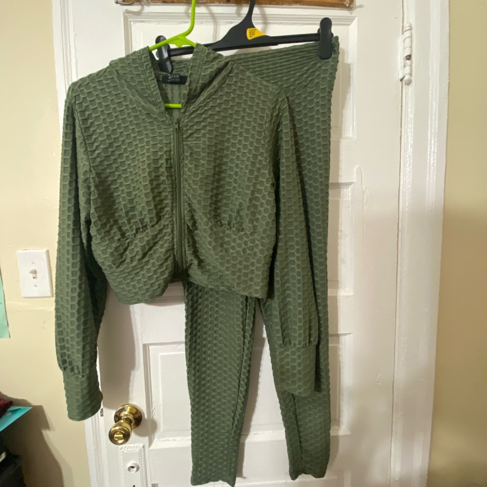 Green Textured Hoodie and Pants Set
